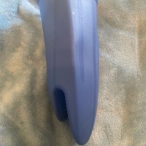 COPY - ORKA silicone oven mitt. NWOT